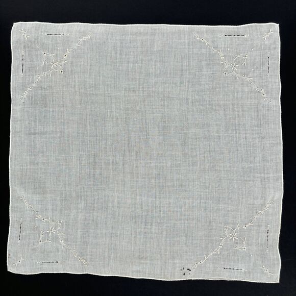 Embroidered Floral Wedding Bride Handkerchief Linen Cottage Core Granny Vtg READ - Picture 3 of 4
